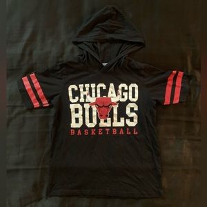 Women’s Chicago Bulls hooded short sleeve Tee